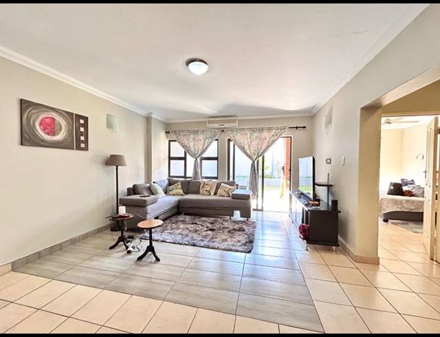 2 BEDROOM APARTMENT FOR SALE IN SCHOEMANSVILLE